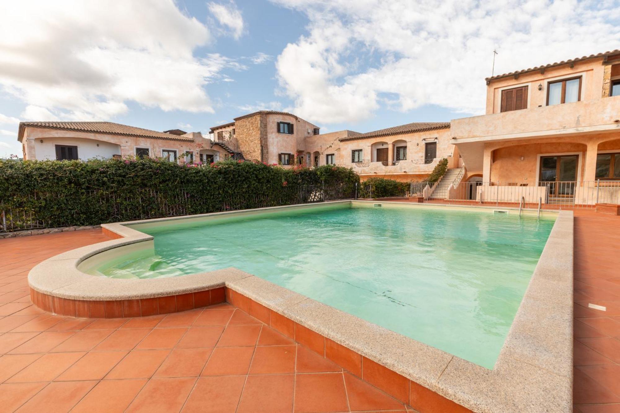 Nuovi Appartamenti Tri E Bilocali In Residence Con Piscina A Porto Cervo 800Mt Mare Liscia di Vacca Exterior photo